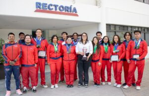 Equipo de Natación de UPQ conquista 262 medallas en liga de Querétaro