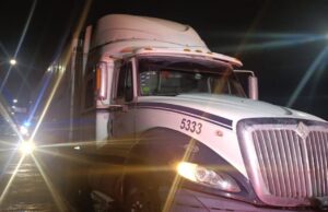 Recuperan tractocamión robado en Lomas de Casa Blanca