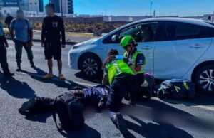Trasladan al hospital a motociclista tras ser embestido