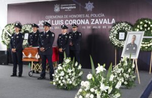 Rinden homenaje a José Luis Corona, policía caído en Corregidora