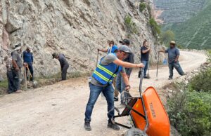 Limpian el paso del Barranco del Plátano