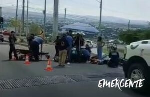 Fallece ciclista porque su llanta se atoro con una rejilla en la Fray Junipero