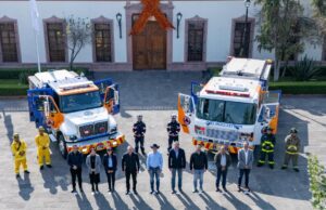 Entrega municipio de El Márques 2 camiones contra incendios a PC