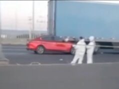 Muere al chocar su auto en la caja de un tráiler en el Libramiento Sur