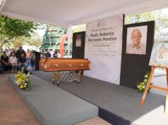 Despiden al profesor Roberto Berrones en Jalpan