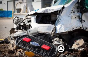 Conductor se le atraviesa a ambulancia 𝗲𝗻 𝗹𝗮 𝗮𝘂𝘁𝗼𝗽𝗶𝘀𝘁𝗮 𝟱𝟳 𝗱𝗲𝗷𝗮 𝗰𝗶𝗻𝗰𝗼 𝗽𝗲𝗿𝘀𝗼𝗻𝗮𝘀 lesionadas