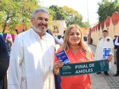 Entregan señaleticas de la ruta religiosa a Pinal de Amoles