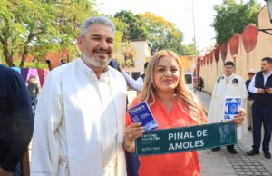 Entregan señaleticas de la ruta religiosa a Pinal de Amoles