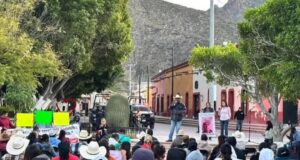 Se manifiesta pobladores contra alcaldesa de Peñamiller