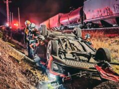 Embiste tren un automóvil en El Marqués