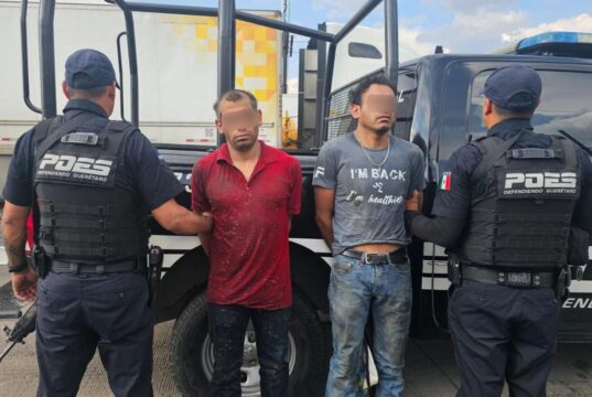 POES detiene a dos hombres por robo de autotransporte de carga federal