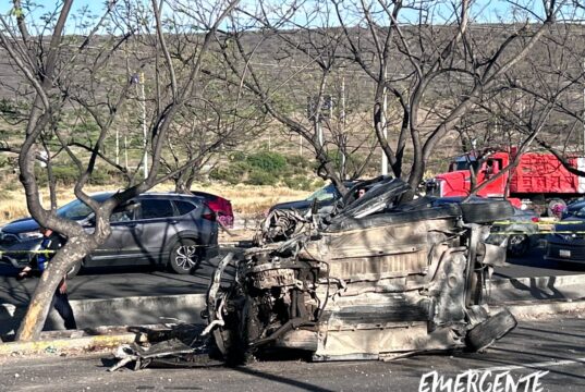Muere una persona en accidente de auto en Paseo de la República