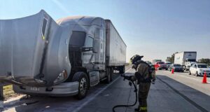 Motociclista lesionado en accidente contra tráiler en la autopista México-Querétaro