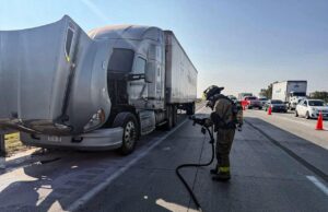 Motociclista lesionado en accidente contra tráiler en la autopista México-Querétaro