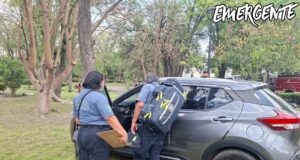 Conductor convulsiona y entra al parque Carretas