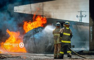 Tren se lleva pipa y causa explosión en Viborillas
