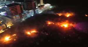 Incendio en zona cerril de Bernardo Quintana en Centro Sur