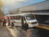 Cae camión de transporte público en socavon en 5 de febrero