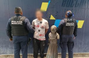 Recuperan estatua robada en el Puente de la Historia en San Juan del Río