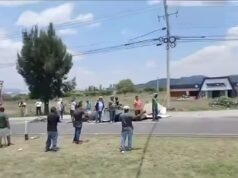 Bloquean la carretera 57 altura El Jofre