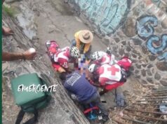 CAE HOMBRE DENTRO DEL DREN PLUVIAL EN EL PARQUE ALCANFORES