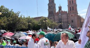 INFORME DE SHEINBAUM SE TRASMITIO EN LA PLAZA DE ARMAS DE SAN JUAN DEL RÍO