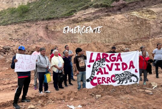 Manifestación en La Cañada contra obra en el cerro