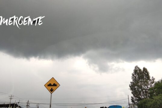 Lluvias en la capital queretana bajo supervisión de Protección Civil