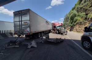 Colisión entre tráileres genera largas filas sobre la autopista México–Querétaro