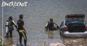 Extraen auto de la Presa del Carmen en El Marqués