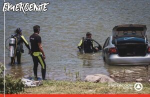 Extraen auto de la Presa del Carmen en El Marqués