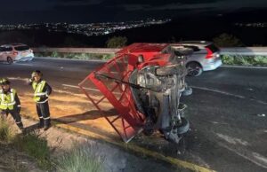 VOLCADURA MOVILIZA A CUERPOS DE EMERGENCIA EN EL FRAY JUNÍPERO SERRA