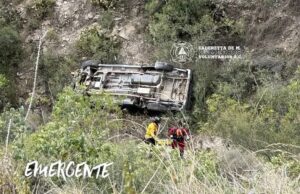 Rescatan cuerpo del barranco en Cadereyta