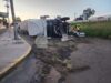 Vuelca tráiler en la lateral de la México – Querétaro; derrama de combustible