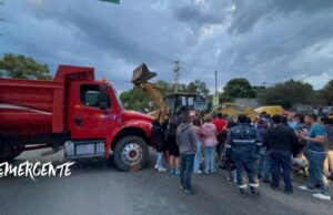 Se manifiestan en El Rocio contra la CFE por fallas electricas