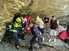 Hombre resulta gravemente lesionado tras lanzarse a una cascada en San Juan del Río