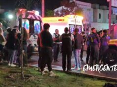 Motocicleta se incendia tras arrollar dos mujeres en Blvrd de la Nación