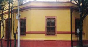 Casa de la esquina de calle Hidalgo y Matamoros (frente a Casa Chata) en 1920