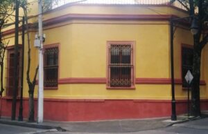 Casa de la esquina de calle Hidalgo y Matamoros (frente a Casa Chata) en 1920