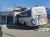 Qrobus 54 choca contra muro de un domicilio en La Negreta