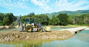 Inicia Gobierno Municipal de Jalpan trabajos de rehabilitación del acceso a la comunidad de El Rayo