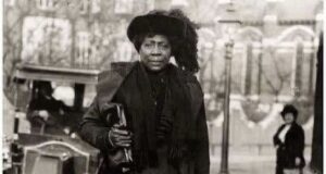 Fotos del pasado, Ella Abomah Williams