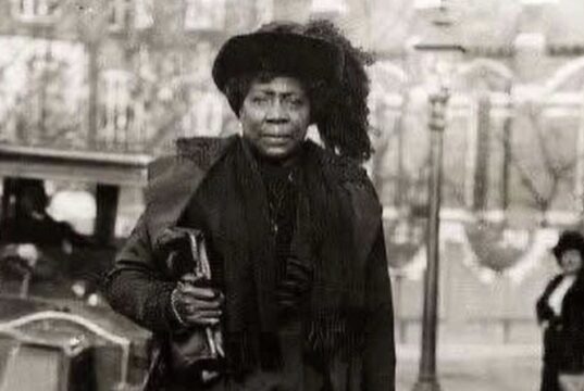 Fotos del pasado, Ella Abomah Williams